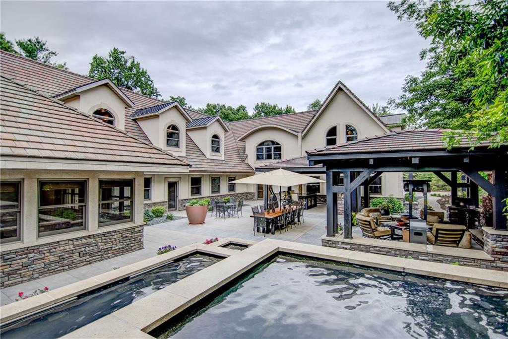 Home with pool in Northwestern Wisconsin